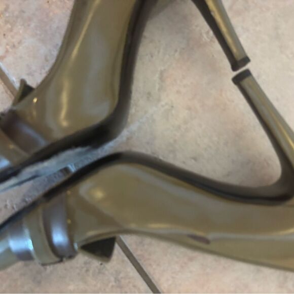 Gucci Pointed Toe Patent Leather Heels army green pumps logo buckle shoes y2k - Picture 6 of 10